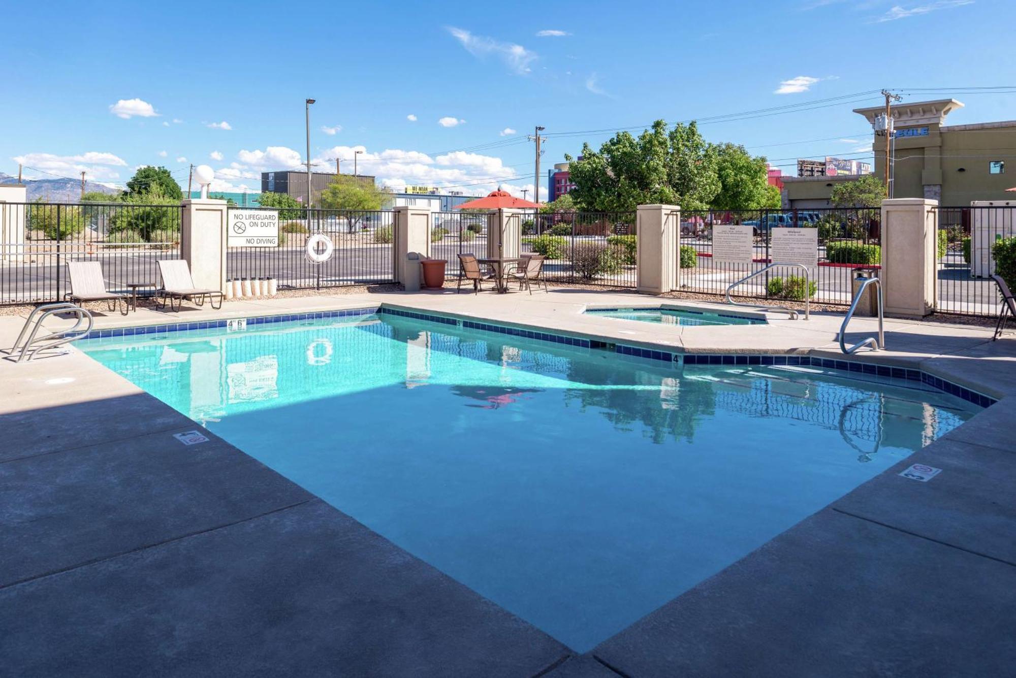 Hampton Inn Albuquerque - University/Midtown Exterior photo
