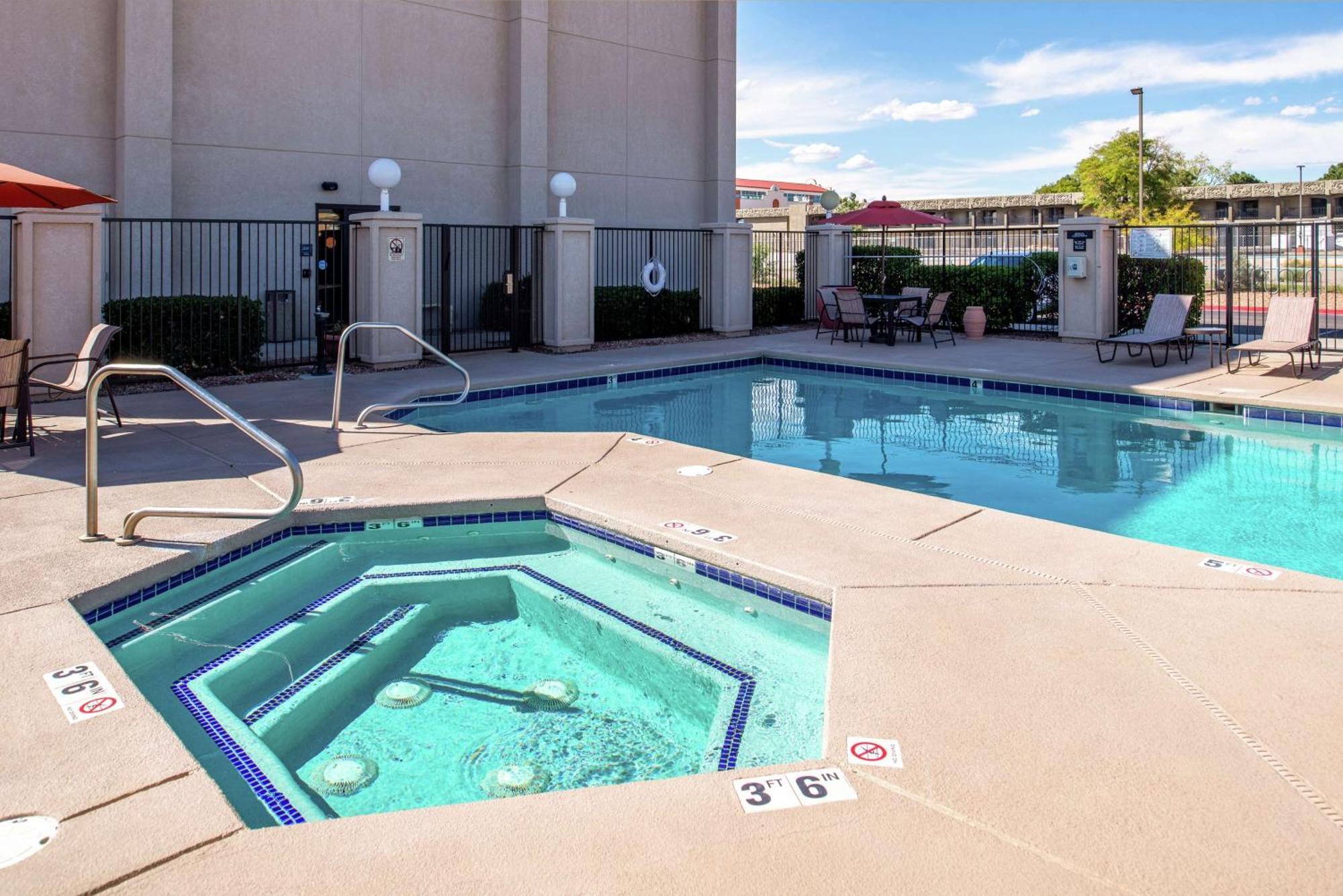 Hampton Inn Albuquerque - University/Midtown Exterior photo