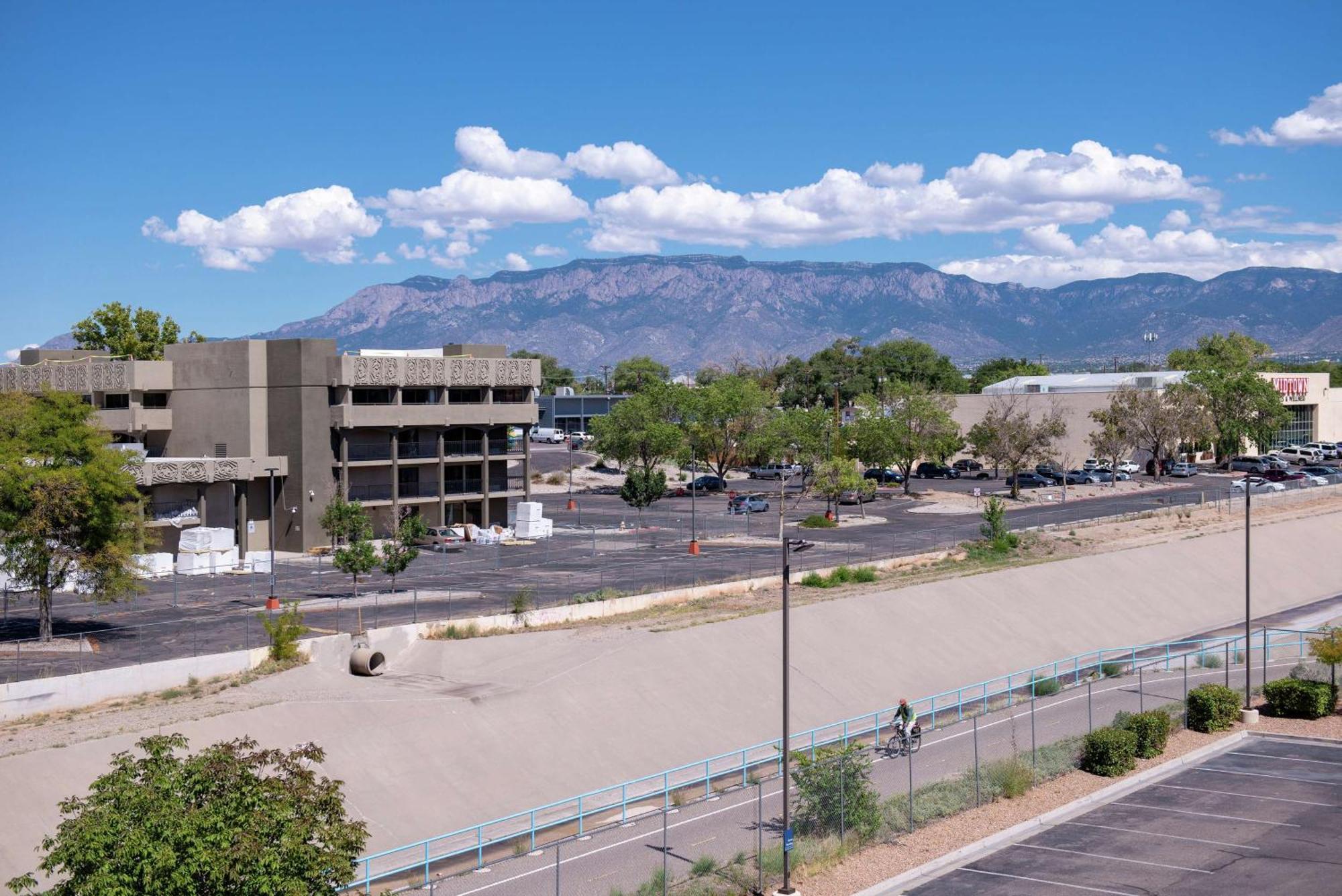 Hampton Inn Albuquerque - University/Midtown Exterior photo